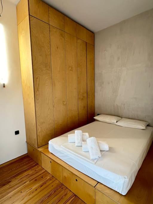 Yvonne Center By Thesbnb Apartament *