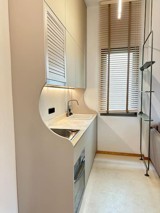Yvonne Center By Thesbnb Apartament *